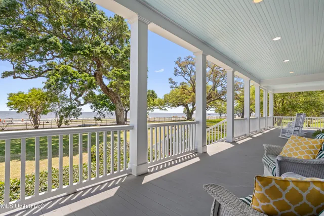$2,100,000 | 600 West Beach Boulevard, Pass Christian, MS 39571
