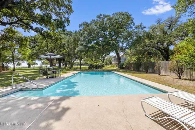 $2,100,000 | 600 West Beach Boulevard, Pass Christian, MS 39571