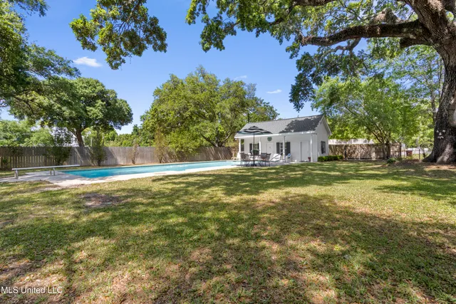 $2,100,000 | 600 West Beach Boulevard, Pass Christian, MS 39571