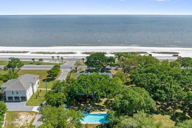 $2,100,000 | 600 West Beach Boulevard, Pass Christian, MS 39571