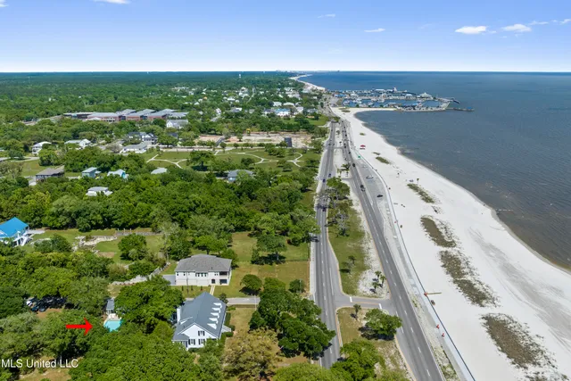 $2,100,000 | 600 West Beach Boulevard, Pass Christian, MS 39571