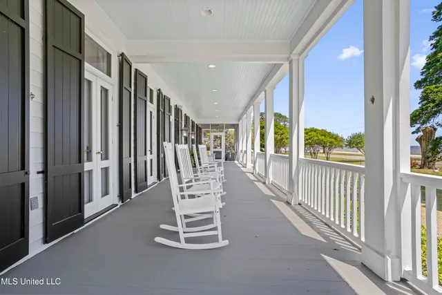 $2,100,000 | 600 West Beach Boulevard, Pass Christian, MS 39571