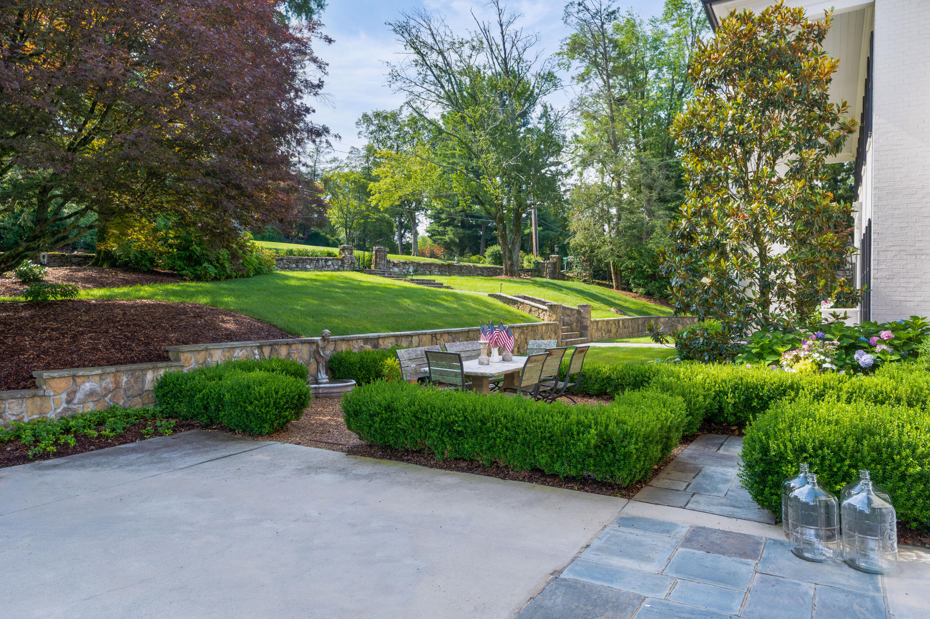 802 West Brow Road Lookout Mountain, TN 37350 - Photo 13 of 116 21 - 802 W Brow - Front