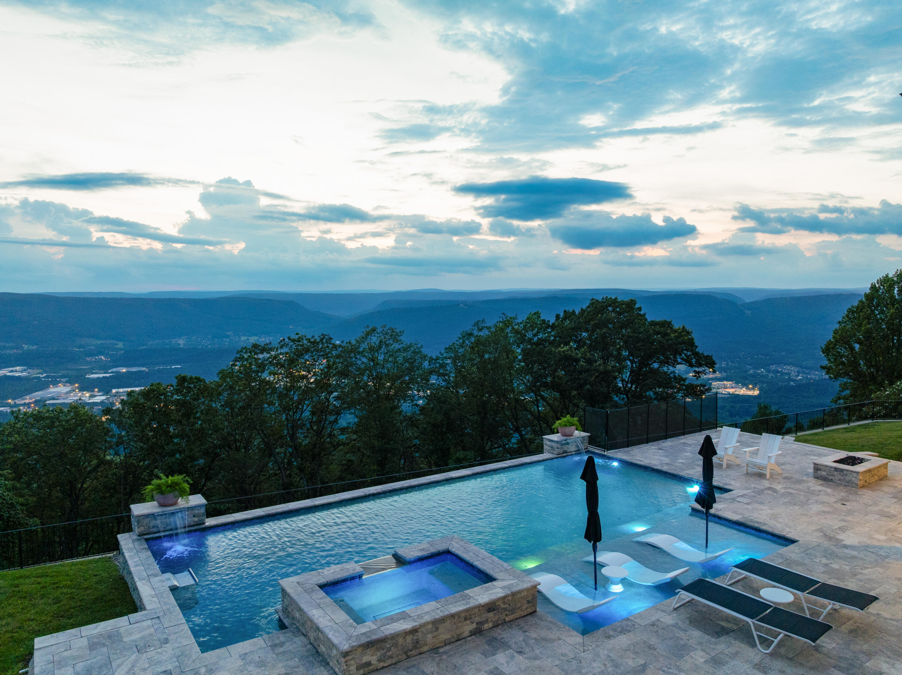 802 West Brow Road Lookout Mountain, TN 37350 - Photo 3 of 116 13 - 802 W Brow - Twilight