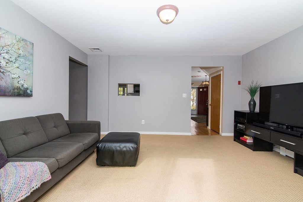 42 Wingate Road Holliston, MA 01746 - Photo 10 of 30 Gallery Image 10