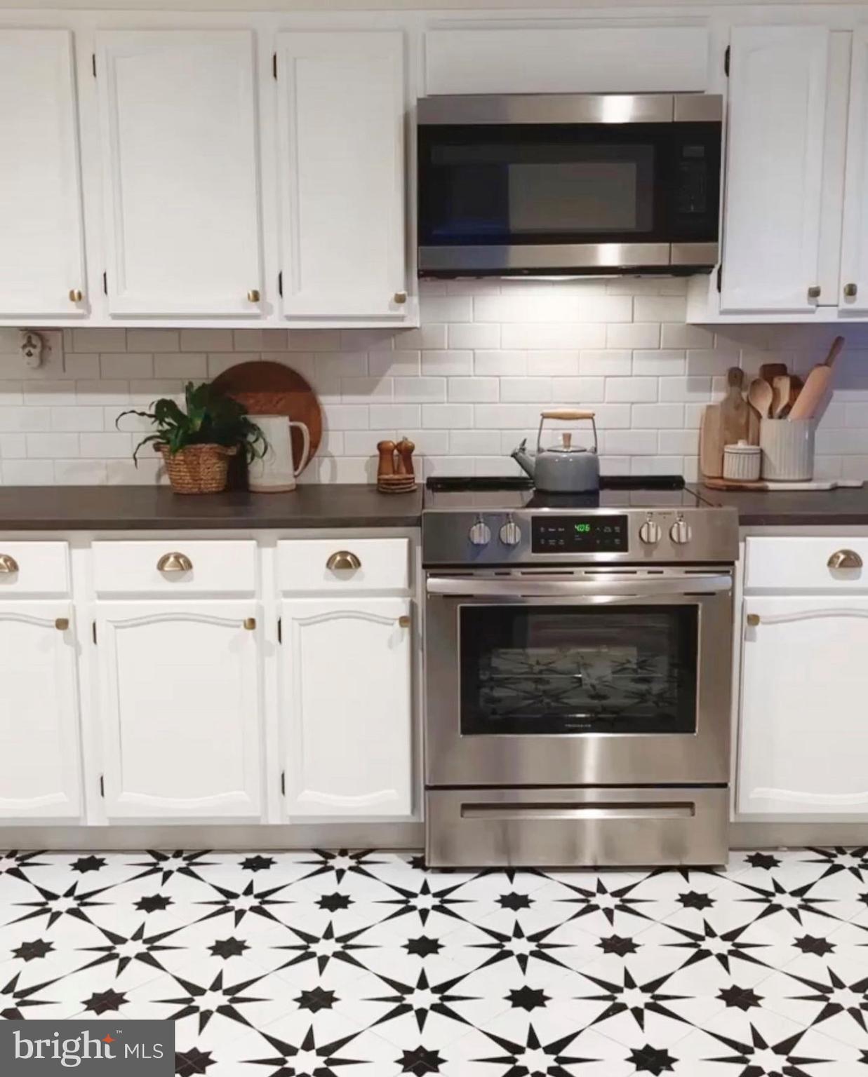 217 Dorset Road Devon, PA 19333 - Photo 5 of 9