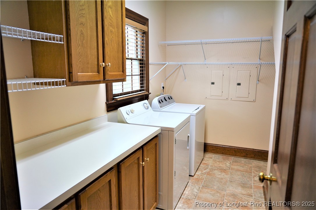 568 Broyhill Road Fayetteville, NC 28314 - Photo 9 of 37 a bathroom with a sink and a mirror