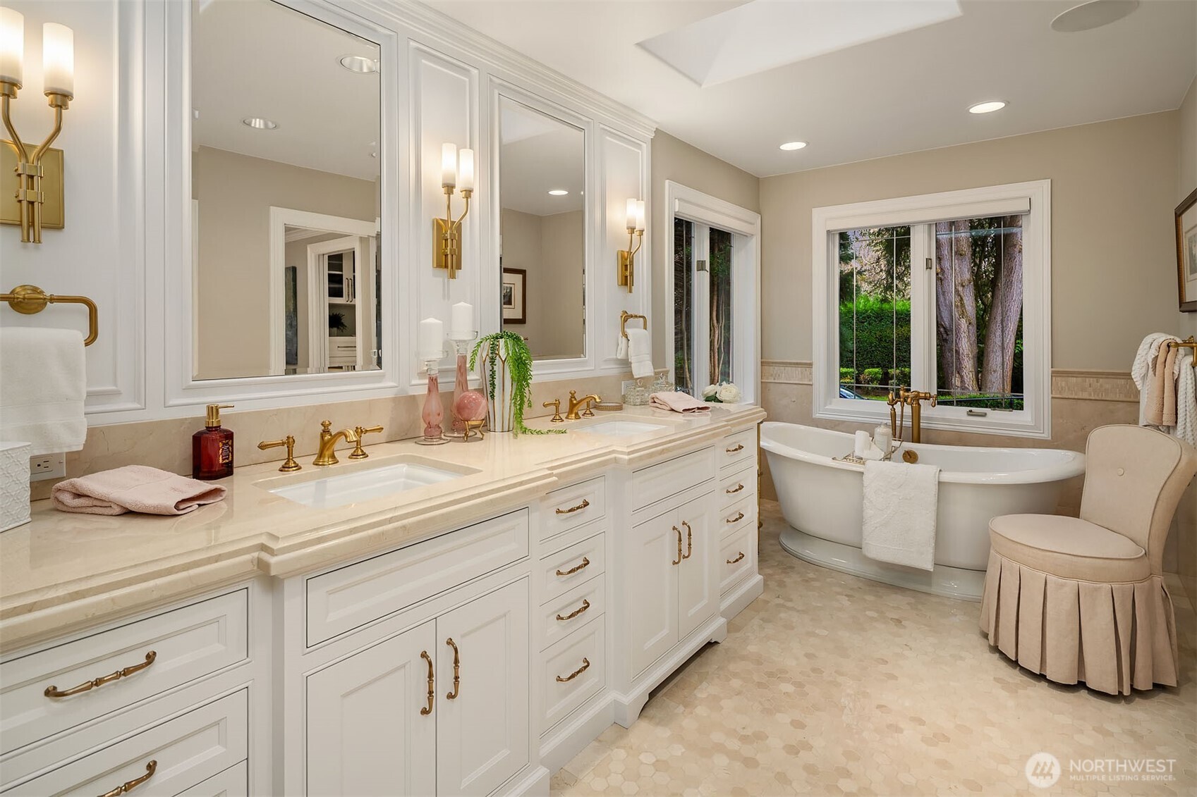 854 Evergreen Point Road Medina, WA 98039 - Photo 15 of 40