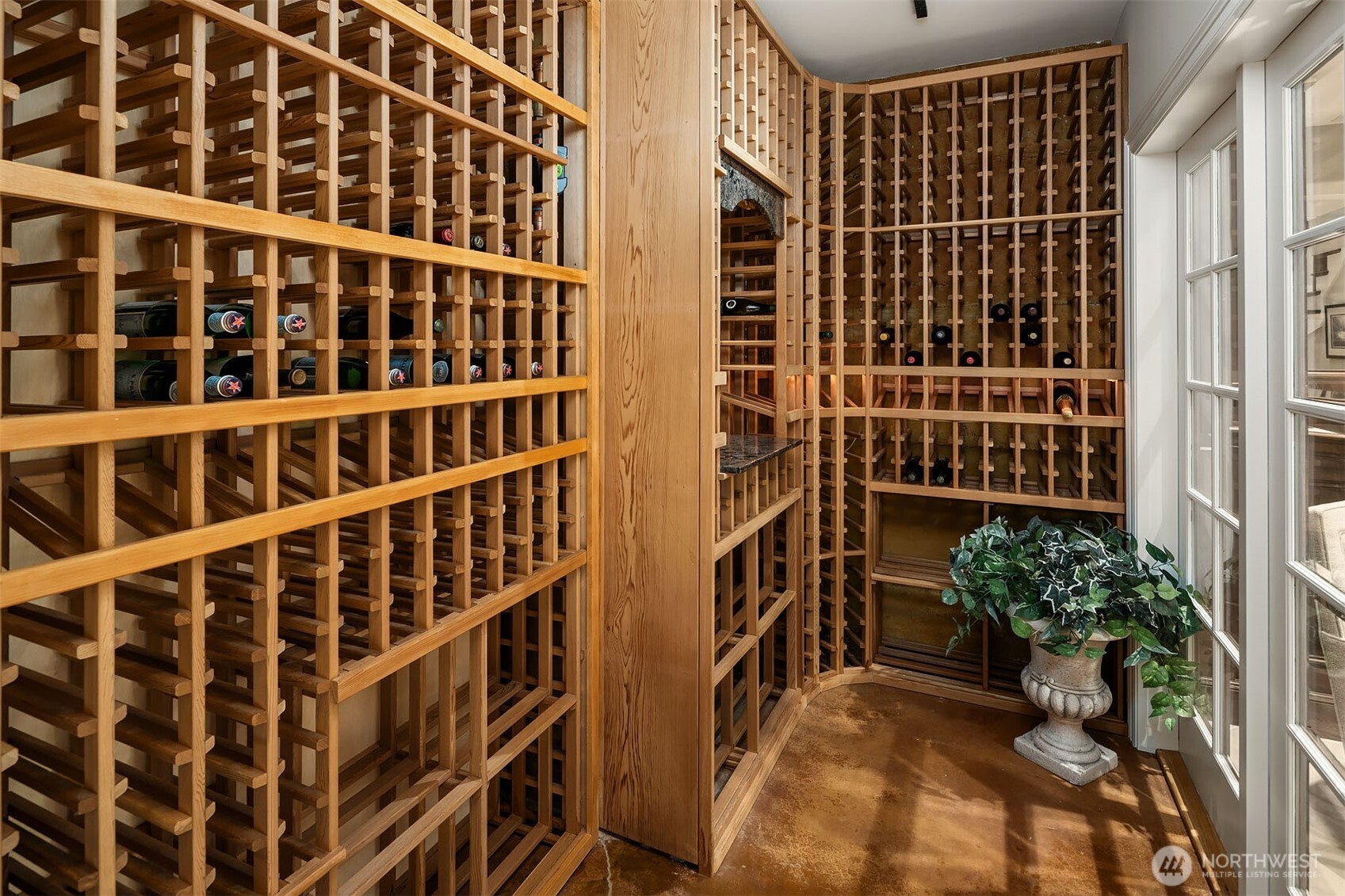 854 Evergreen Point Road Medina, WA 98039 - Photo 26 of 40 a view of a building