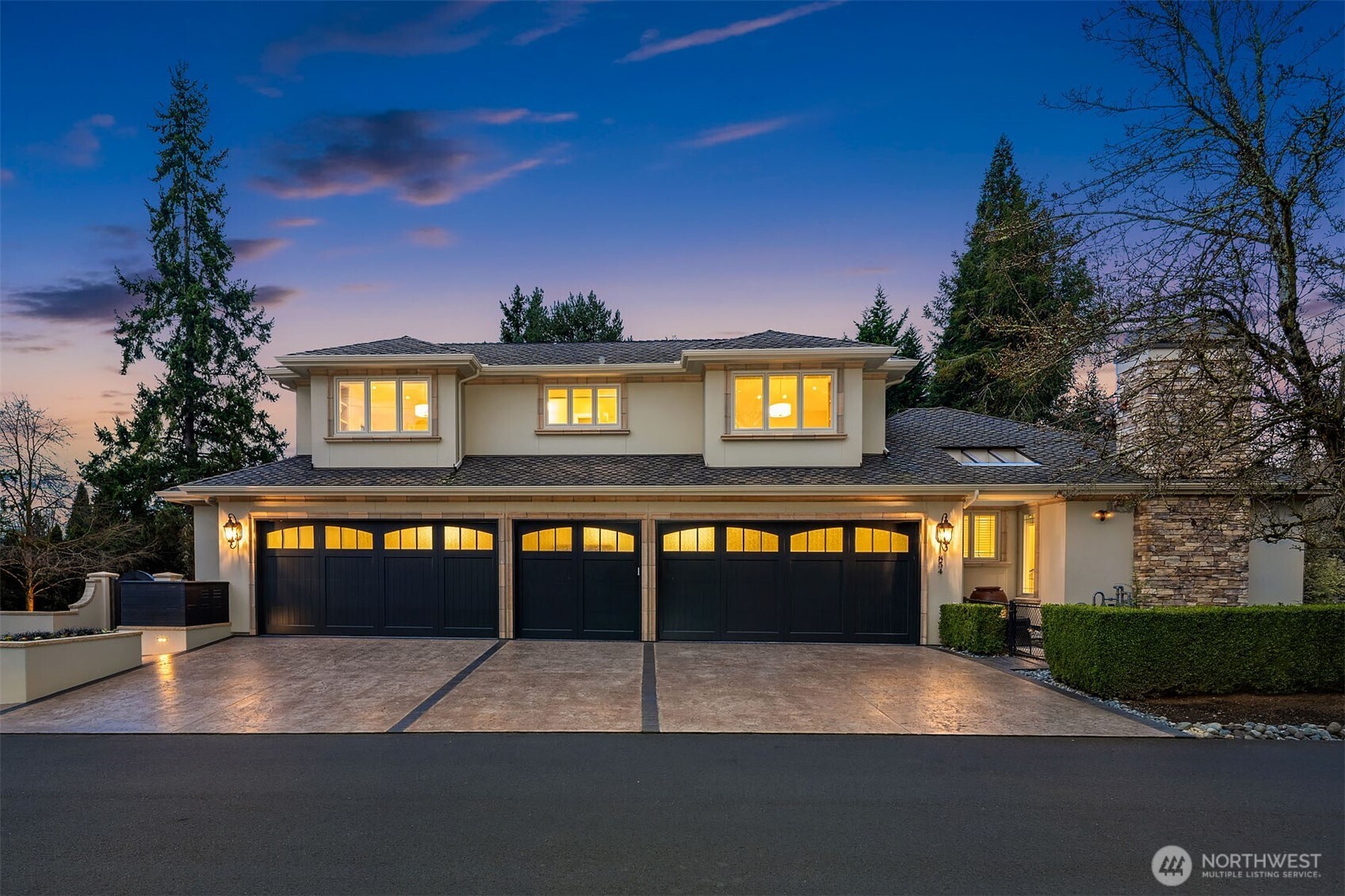 854 Evergreen Point Road Medina, WA 98039 - Photo 38 of 40 a view of swimming pool with a yard