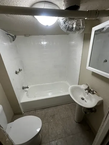 $2,495 | 435 South Poplar Avenue, Kankakee, IL 60901