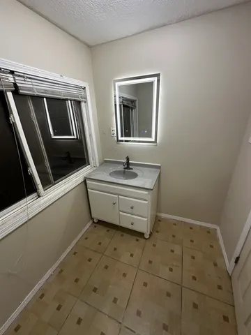 $2,495 | 435 South Poplar Avenue, Kankakee, IL 60901