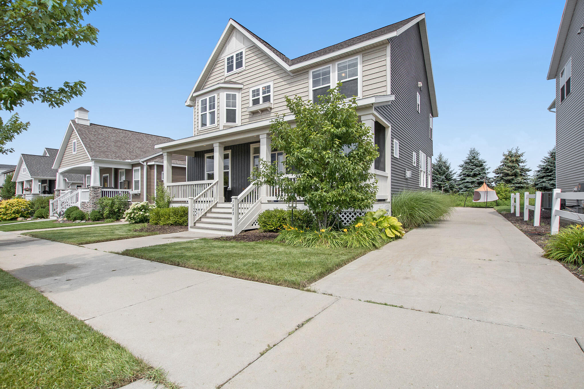 1089 Graystone Road Holland, MI 49423 - Photo 2 of 58 IMG_3213