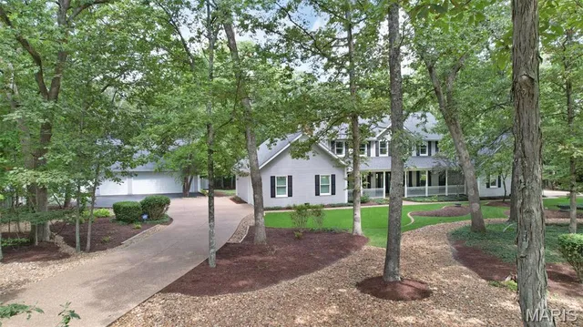 $775,000 | 19 Jacks Cabin Drive, Defiance, MO 63341