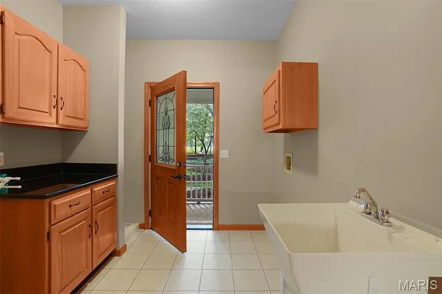 $775,000 | 19 Jacks Cabin Drive, Defiance, MO 63341