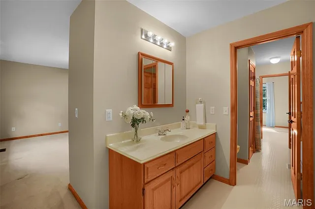 $775,000 | 19 Jacks Cabin Drive, Defiance, MO 63341