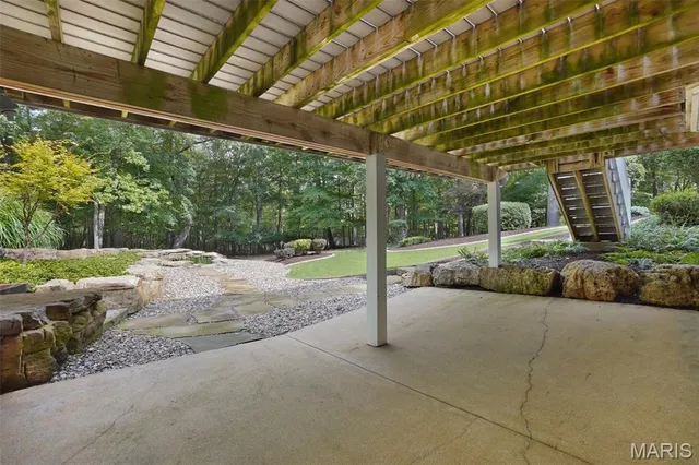 $775,000 | 19 Jacks Cabin Drive, Defiance, MO 63341