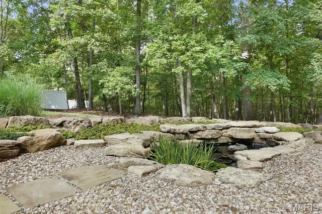 $775,000 | 19 Jacks Cabin Drive, Defiance, MO 63341