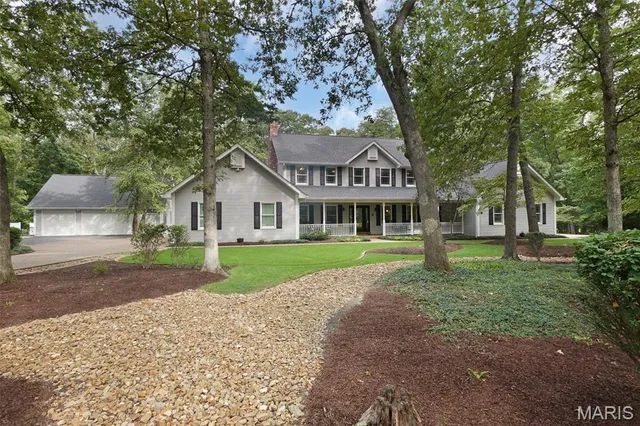 $775,000 | 19 Jacks Cabin Drive, Defiance, MO 63341