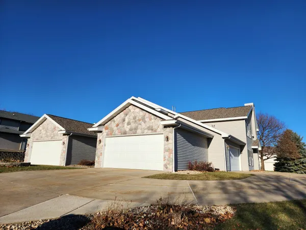 $1,865 | 3076 Selkirk Drive, Sun Prairie, WI 53590