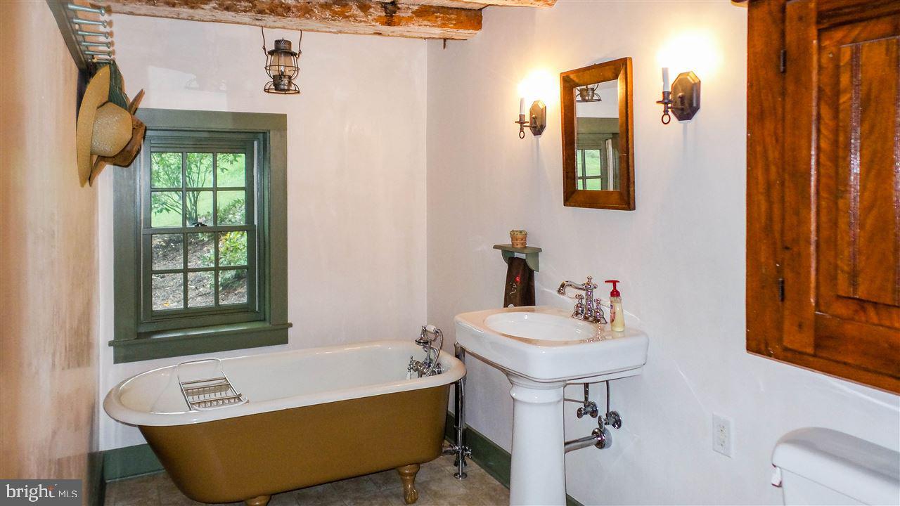2443 Deininger Road York, PA 17406 - Photo 14 of 36 Gallery Image 14