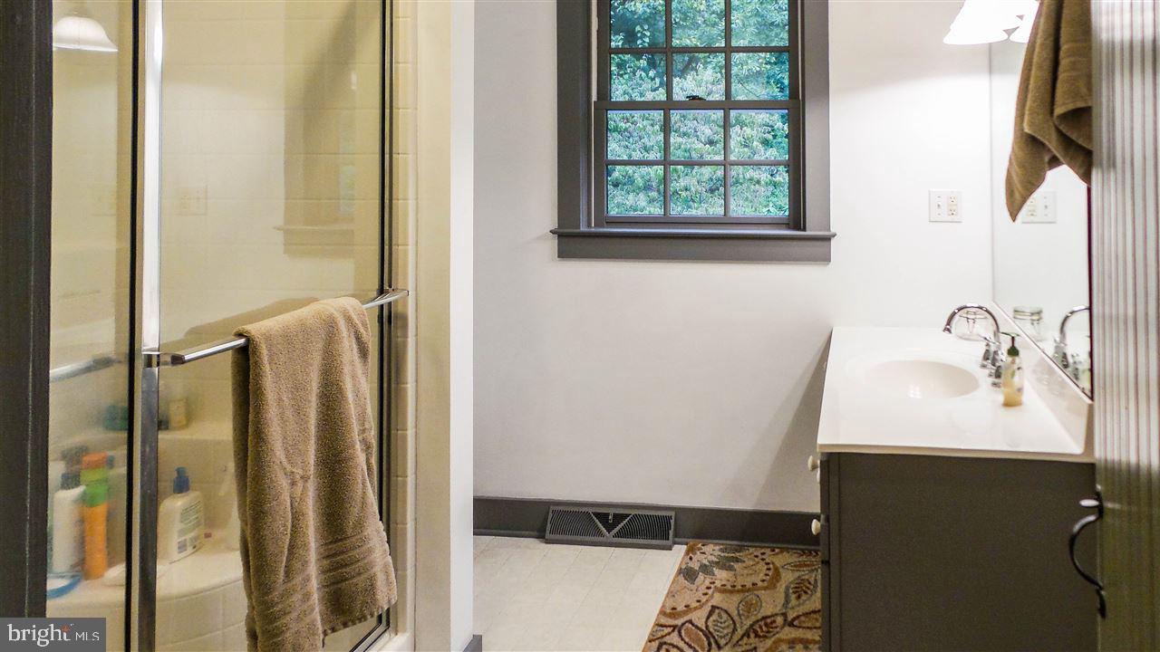 2443 Deininger Road York, PA 17406 - Photo 20 of 36 Gallery Image 20