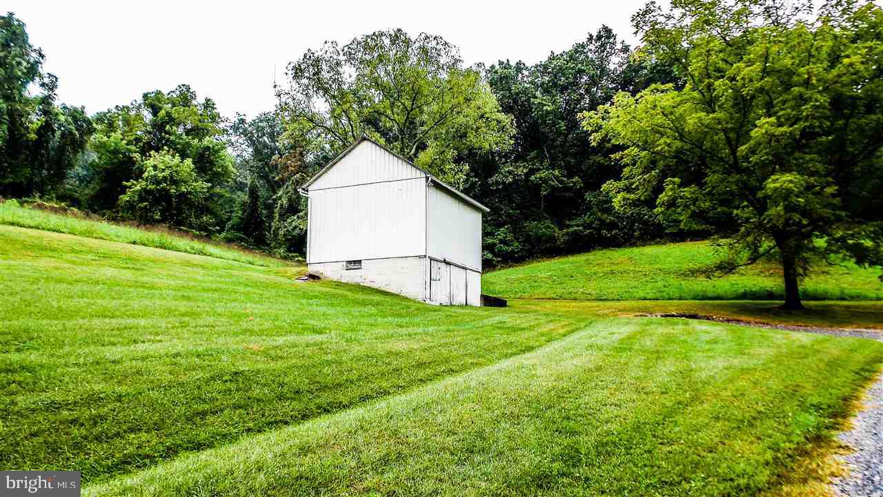 2443 Deininger Road York, PA 17406 - Photo 25 of 36 Gallery Image 25