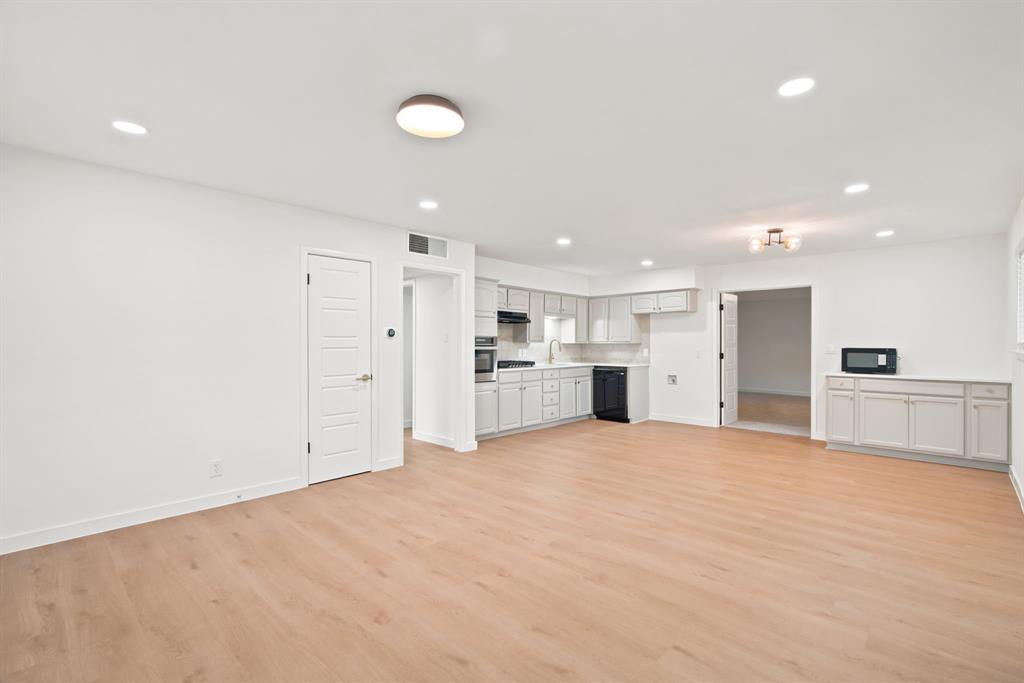 6632 Ellis Road Fort Worth, TX 76112 - Photo 16 of 35 Gallery Image 16
