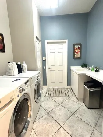 $3,000 | 8701 52nd Avenue East, Bradenton, FL 34211