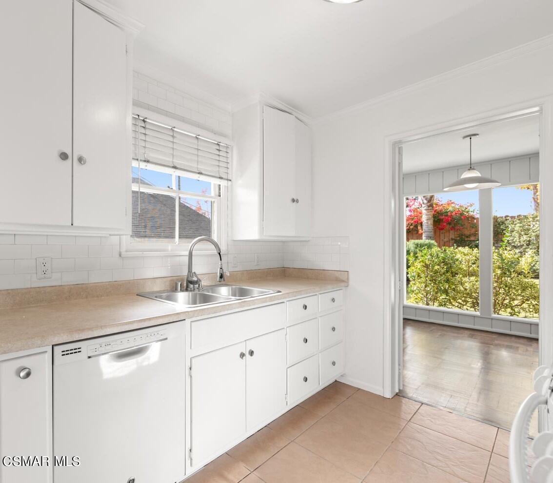 1285 Medford Road Pasadena, CA 91107 - Photo 8 of 23 1285Medford-10+