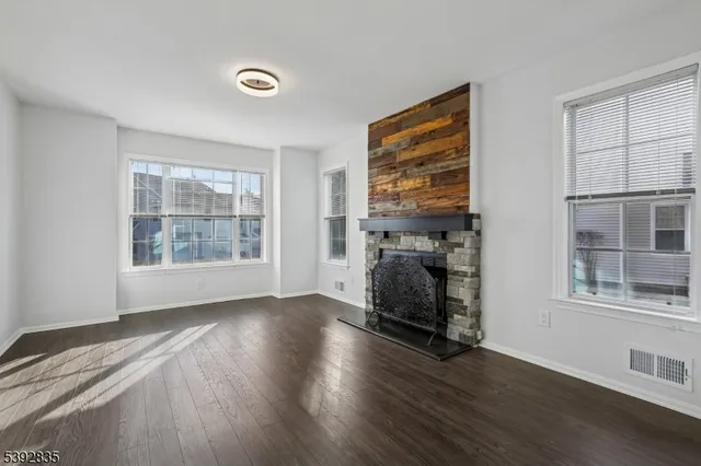 $3,100 | 13 Winding Brook Road, Hamburg, NJ 07419