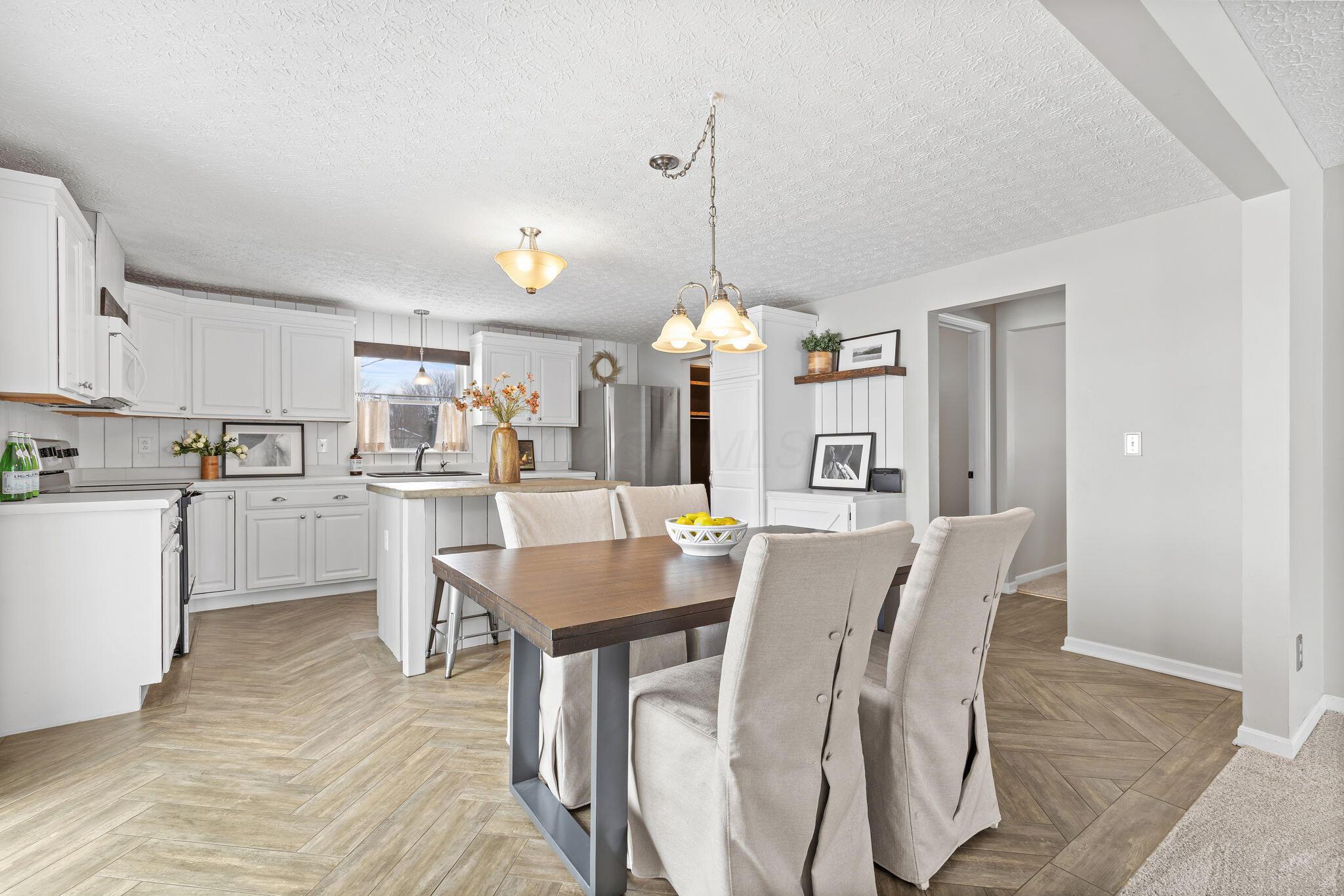 12019 Dunham Road Mount Vernon, OH 43050 - Photo 7 of 44 Eat In Kitchen