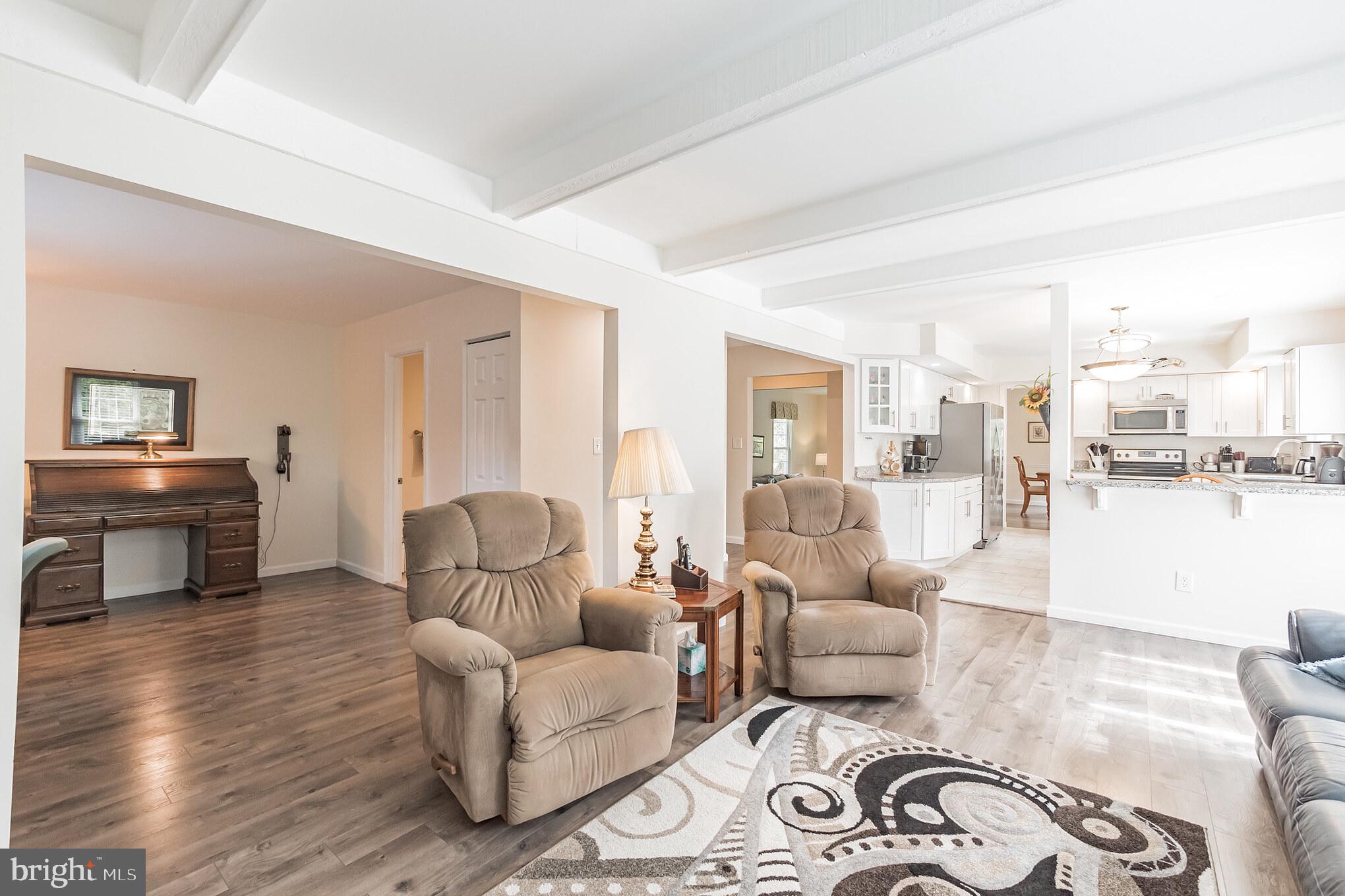 9852 Dellcastle Road Gaithersburg, MD 20886 - Photo 12 of 33 Family Room