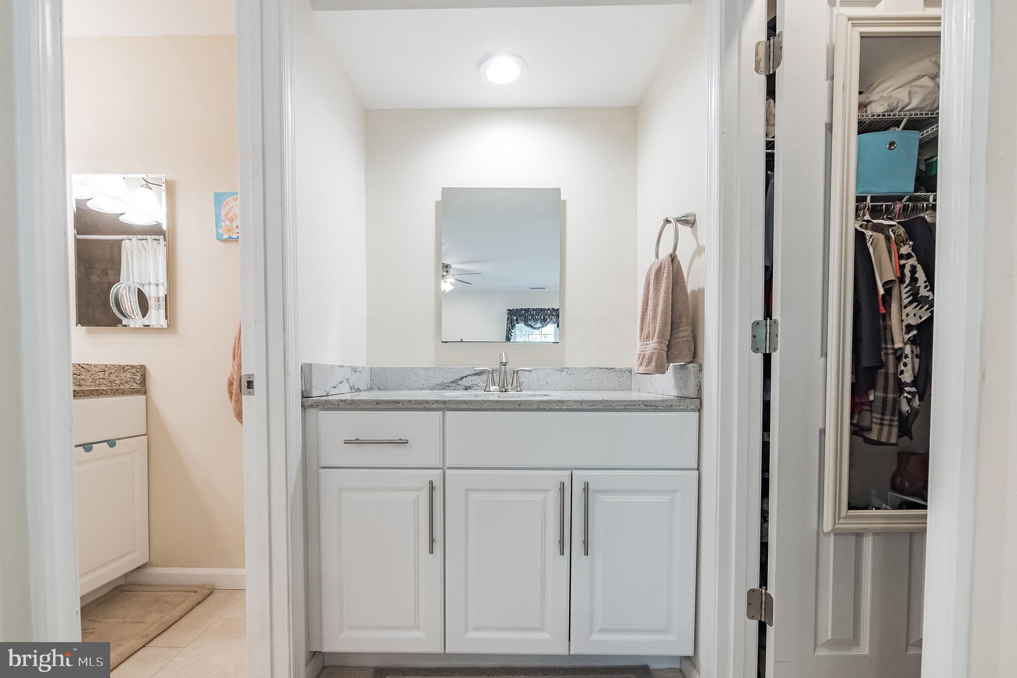 9852 Dellcastle Road Gaithersburg, MD 20886 - Photo 19 of 33 Master Bath