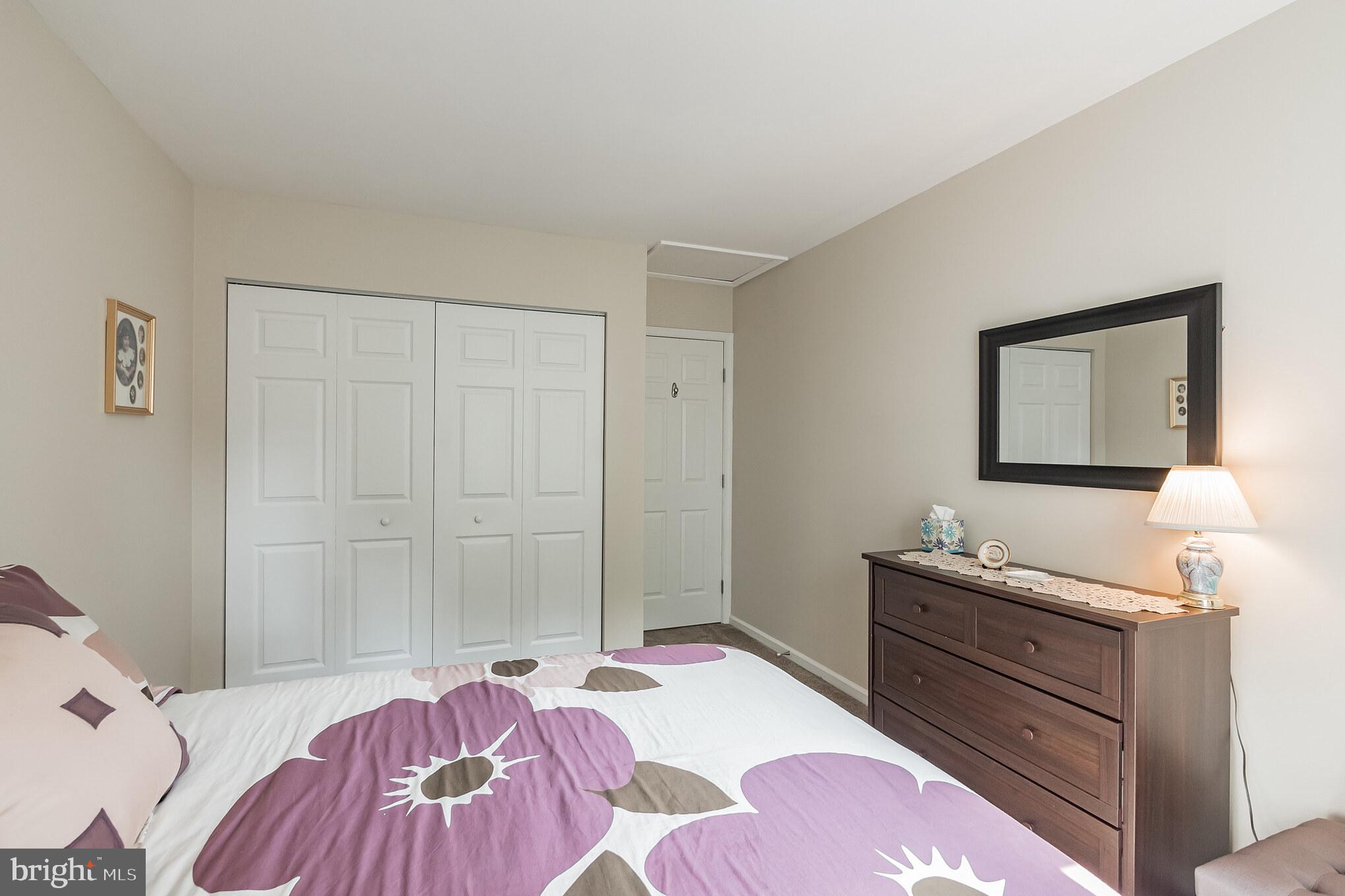 9852 Dellcastle Road Gaithersburg, MD 20886 - Photo 27 of 33 Bedroom