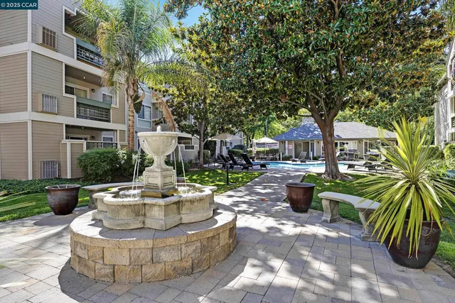 $409,000 | 2550 Oak Road, Unit 115, Walnut Creek, CA 94597