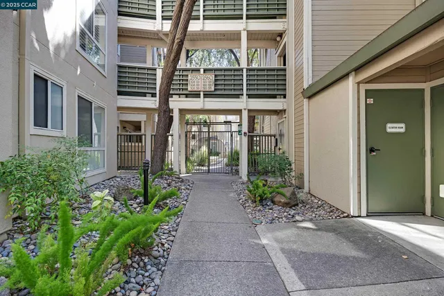 $409,000 | 2550 Oak Road, Unit 115, Walnut Creek, CA 94597