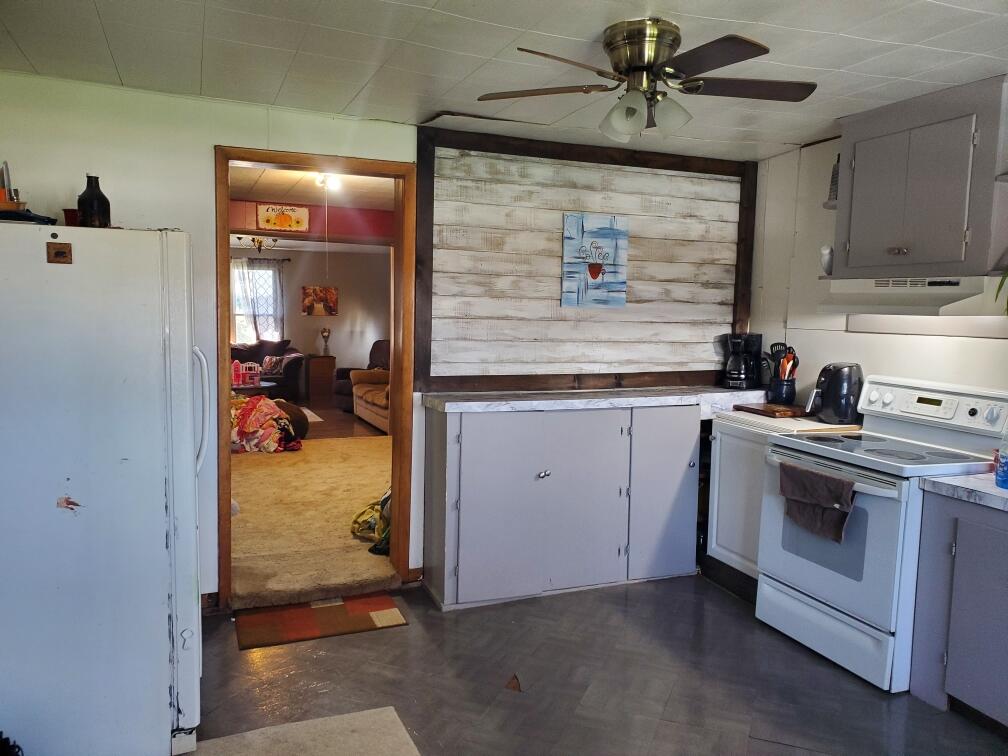 548 West Hayes Road Ithaca, MI 48847 - Photo 8 of 25 C6ECCAEE-C251-4CF7-9856-ED44E0E42DCA