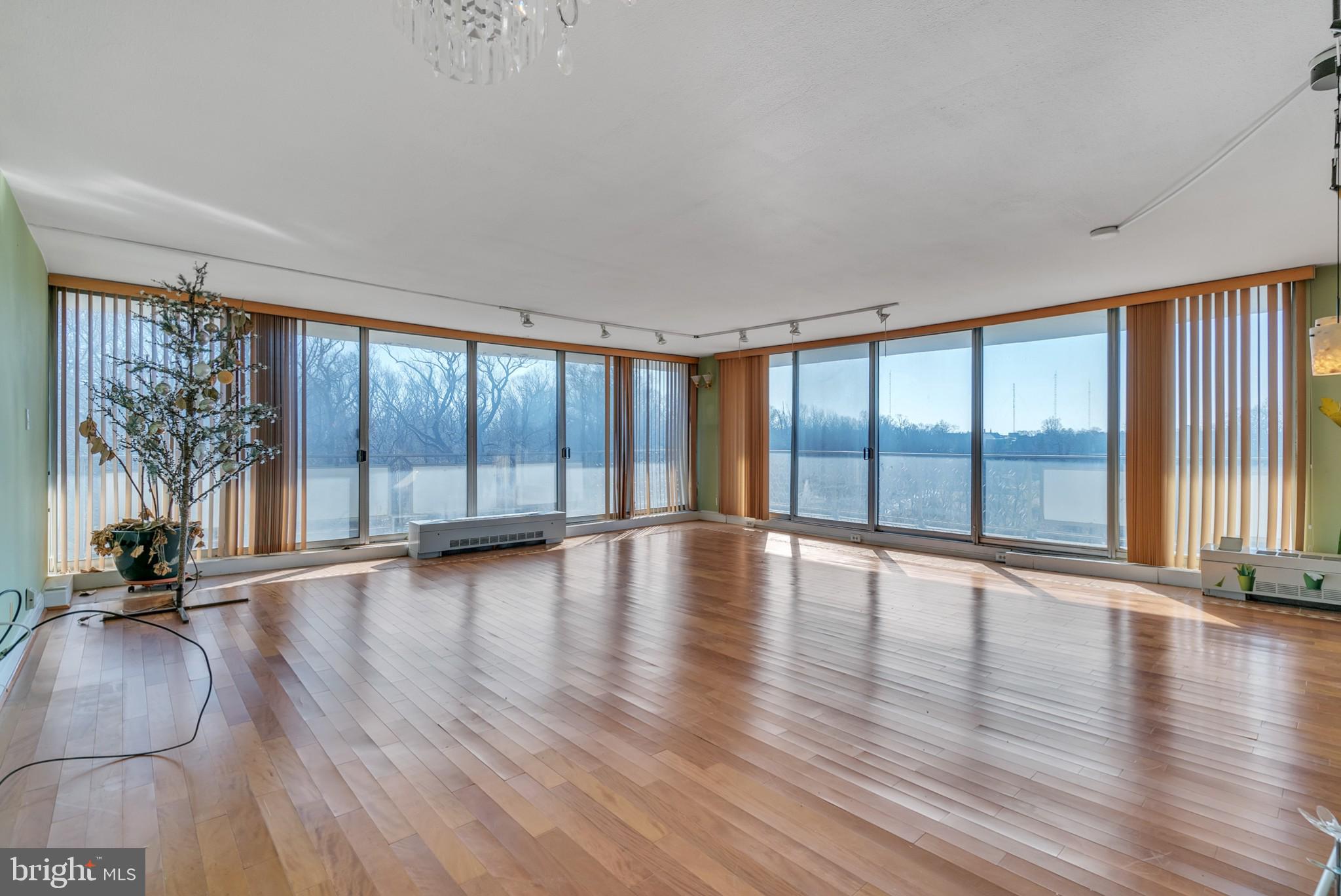 3900 West Ford Road, Unit 8O Philadelphia, PA 19131 - Photo 2 of 29