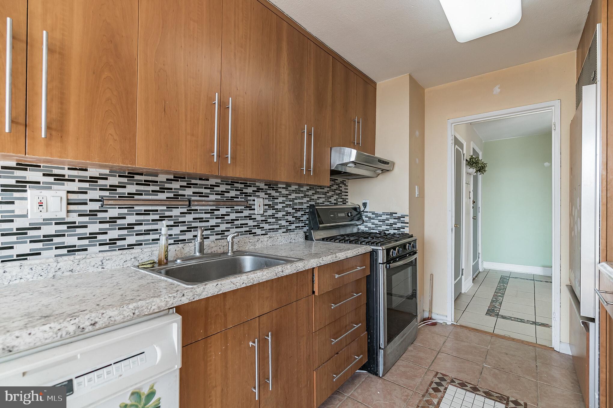 3900 West Ford Road, Unit 8O Philadelphia, PA 19131 - Photo 6 of 29