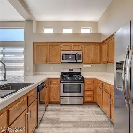 $2,500 | 5022 Vista Loma Way, North Las Vegas, NV 89031