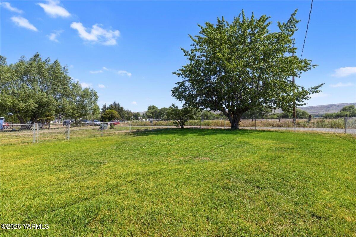12401 Meadowbrook Road Yakima, WA 98903 - Photo 4 of 20 04 Dog Yard