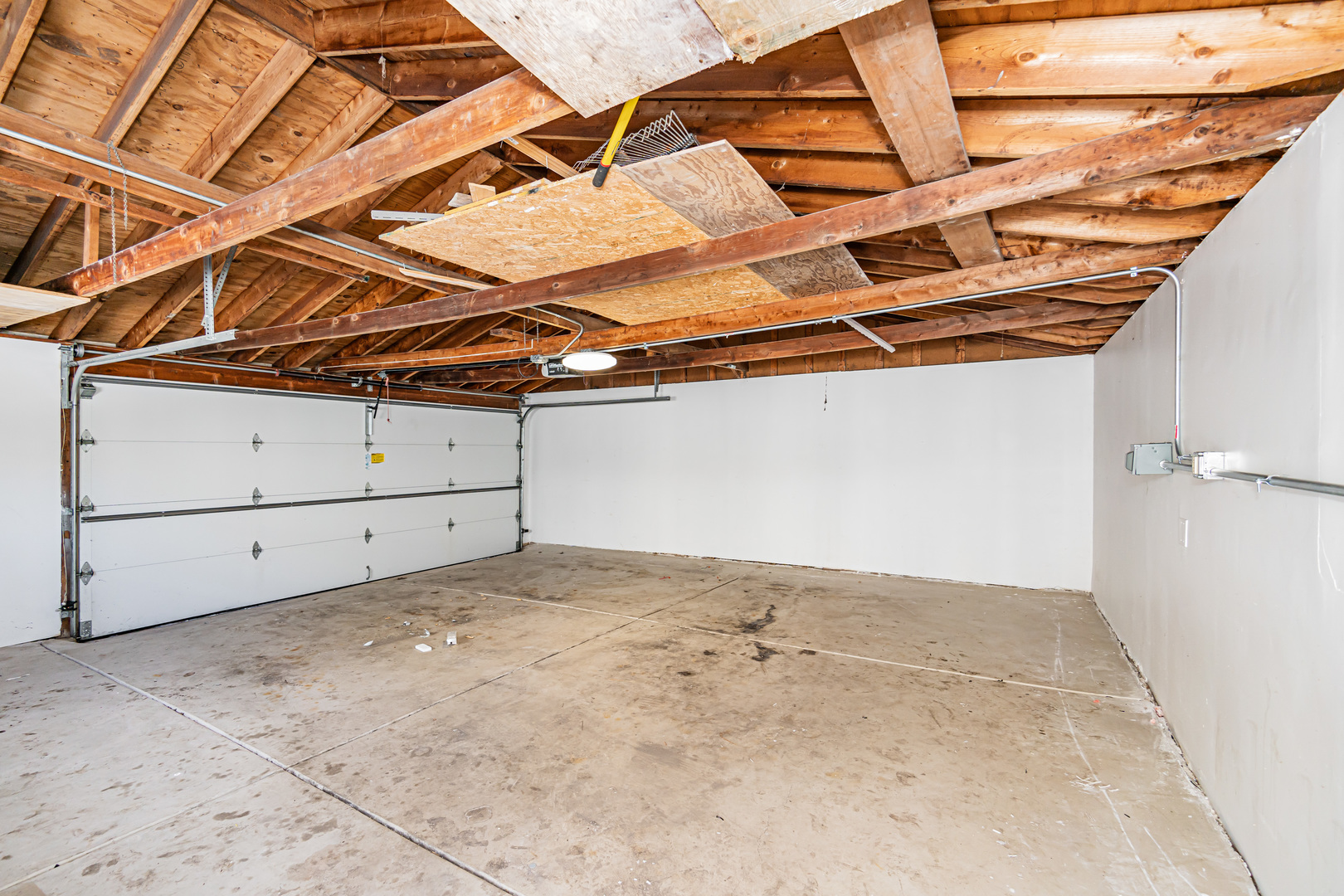 548 Harbor Terrace Bartlett, IL 60103 - Photo 38 of 42 a view of a room with an oven