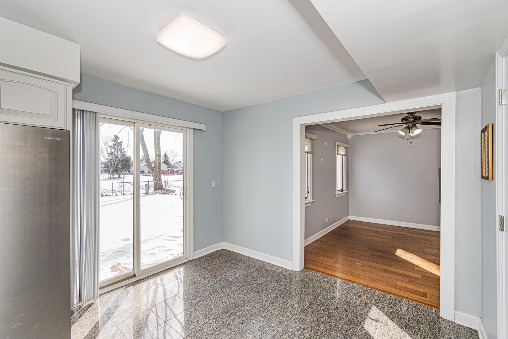 548 Harbor Terrace Bartlett, IL 60103 - Photo 10 of 42 a view of an empty room with glass door