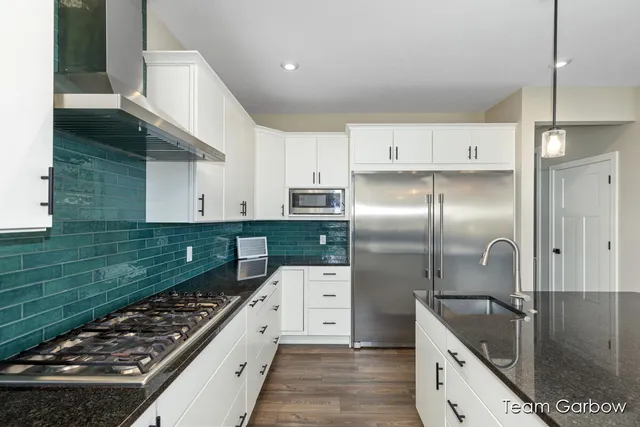 $679,900 | 1757 Julienne Court, Byron Center, MI 49315