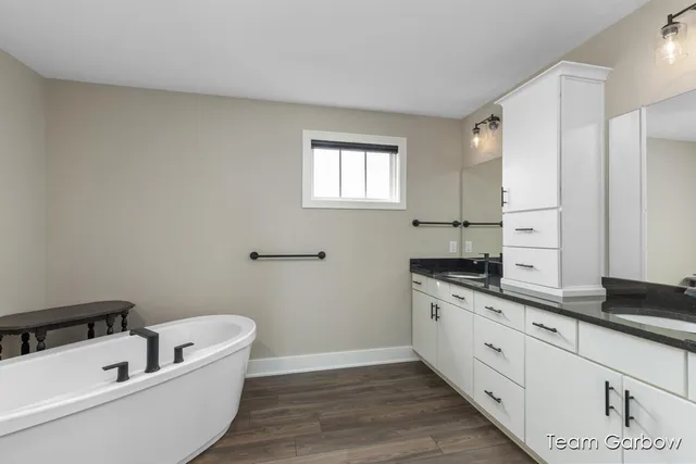 $679,900 | 1757 Julienne Court, Byron Center, MI 49315