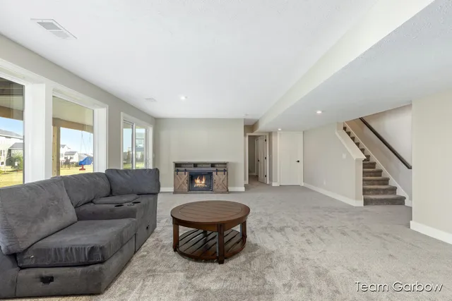 $679,900 | 1757 Julienne Court, Byron Center, MI 49315