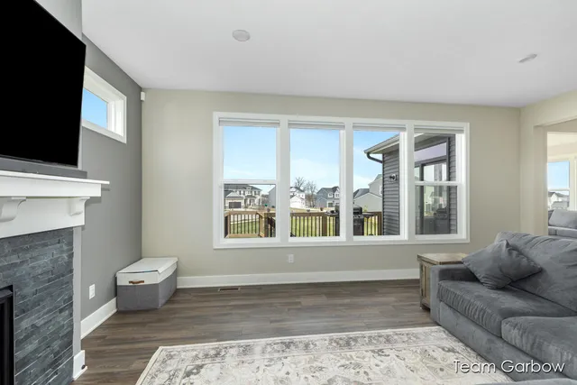 $679,900 | 1757 Julienne Court, Byron Center, MI 49315