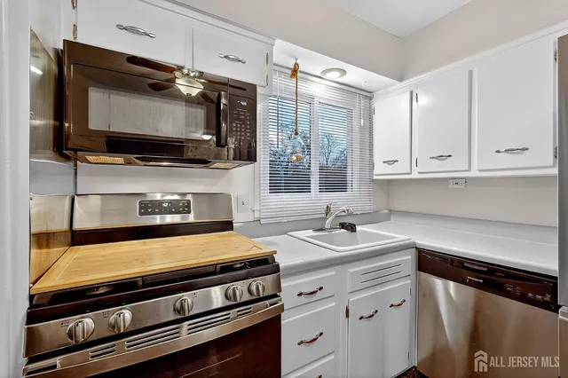 $599,000 | 26 Pinebrook Drive, Neptune, NJ 07753