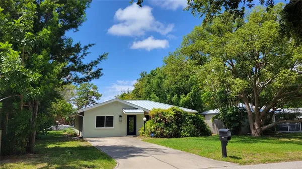 $2,650 | 640 47th Street, Sarasota, FL 34234